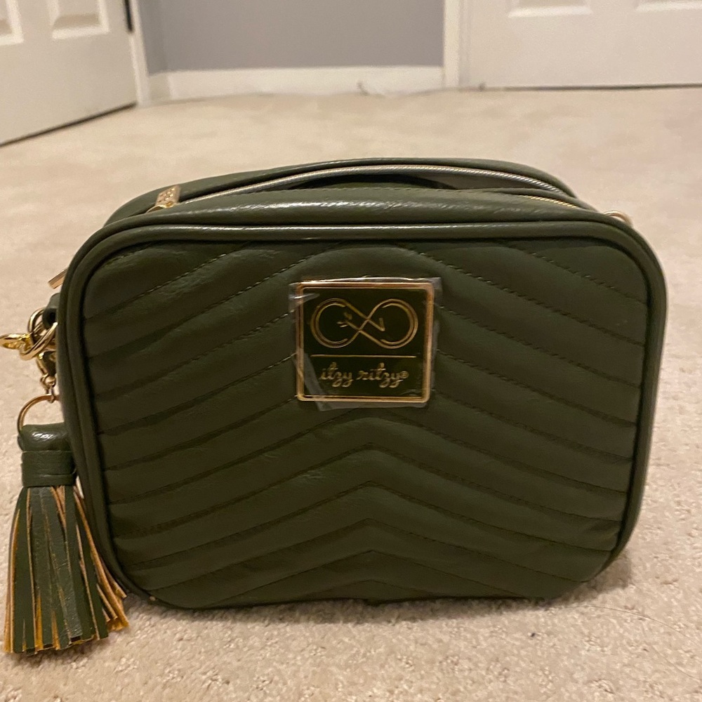 Itzy ritzy Chelsea olive crossbody